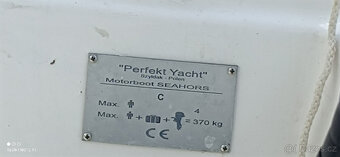 Motorový člun Delphin 430 Open - 6