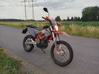 Prodám zachovalou KTM SMC r. RC. obsah 690. - 6