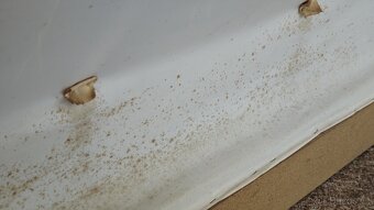Dva gauče, dvě křesla, dva taburety. - 6