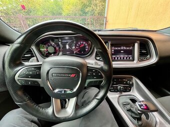 Dodge Challenger 5.7 HEMI – 2019 - 6