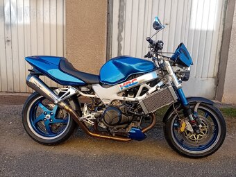 Honda vtr 1000 - 6