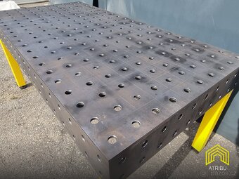 Svařovací stůl 2000x1000x200 tl. 8mm, D28, frézované otvory - 6
