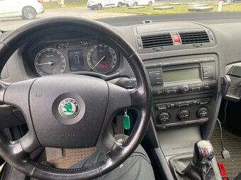 Škoda Octavia 2 combi 2,0 TDI 103kW 2005 6 kvalt - 6