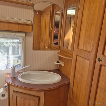 Lehký Anglický karavan - 6
