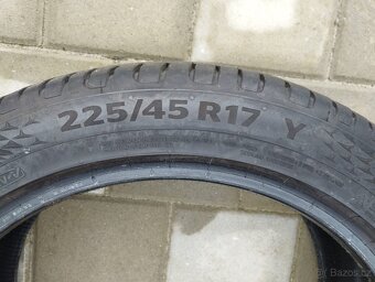 Continental UltraContact 225/45 R17  91Y - 6
