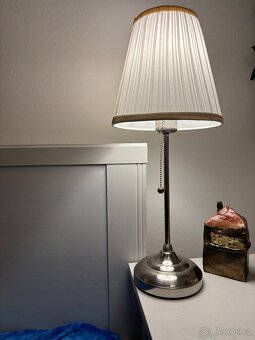 Ložnice/dívčí pokoj v bílé barvě - 6