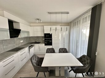 Prodej bytu 3+kk s velkou předzahrádkou, parkovacím stáním,  - 6