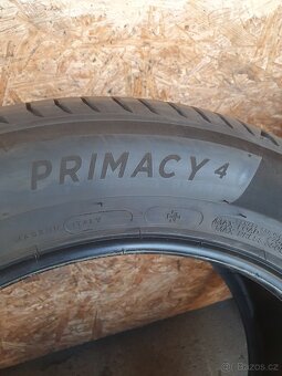 235 55 r 17 dezén 85% R. V. 2023 Michelin letní R 17 235/55 - 6