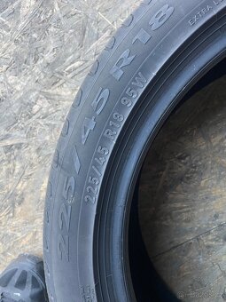 Sada pneu 225 45 18 - 6