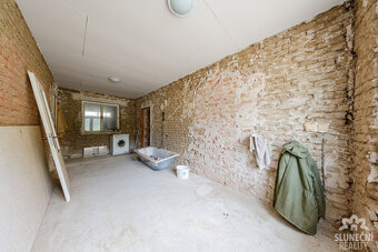 Rodinný dům 5+1, 3+1 na pozemku 840 m², obec Němčičky - 6