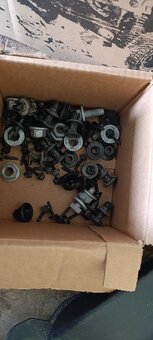 Prodám kompletní přední nárazník na Jeep Wrangler - 6