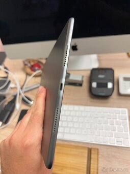 Apple iPad Air 2019 64GB Space Gray - 6