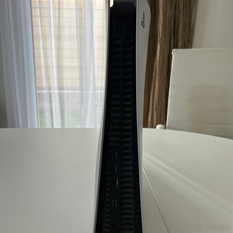 PlayStation 5 + 10 her – dobrý stav - 6