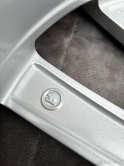 Zimní originální sada alu Škoda Superb 235/45R18 - 6