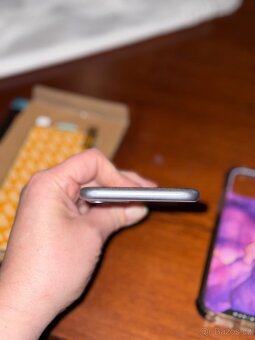 iPhone 11 Pro 256 gb vcetne pancer glass - 6