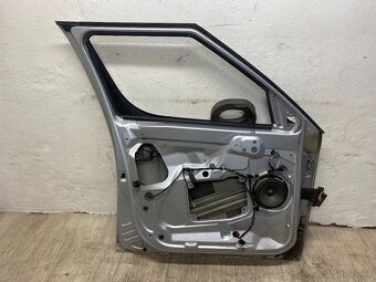 ŠKODA ROOMSTER 2006-2015 - LEVÉ PŘEDNÍ DVEŘE 9102 - 6