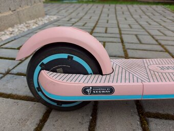 Elektrokoloběžka Ninebot eKickScooter ZING E8 - 6