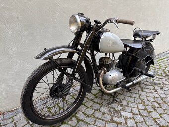 ČZ 125 T z roku 1949 s TP - 6