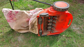 Vertikutátor, Provzdušňovač trávníku HECHT - 6