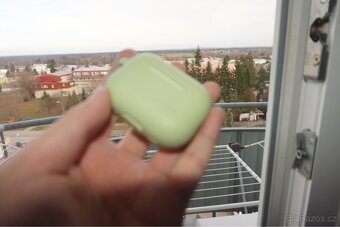Apple AirPods Pro 2 + AlzaGuard ochranný obal - 6