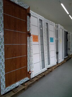 Dveře plastové vchodové - 6