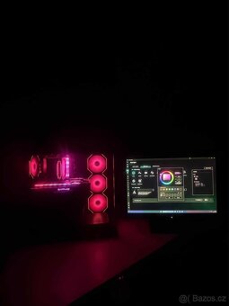 Herní Black Edition PC: i5-10600KF, RX 5700 XT Nitro - 6