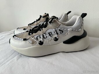 Prodám nové Guess boty vel. 37- koupeno jako špatná velikost - 6