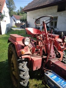 nosič nářadí, traktor RS 09 - 6