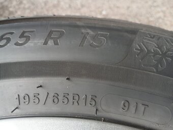 Prodám sadu Orig ALU kol Škoda 195/65R15 zimní - 6
