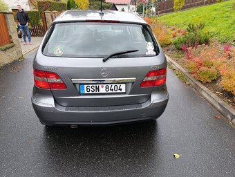 Mercedes Benz B180 - 6