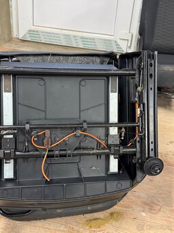 Citroen Berlingo, řidičova sedačka - 6