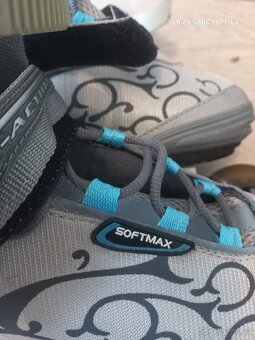 dámské kolečkové brusle s kompletními chrániči a taškou - 6