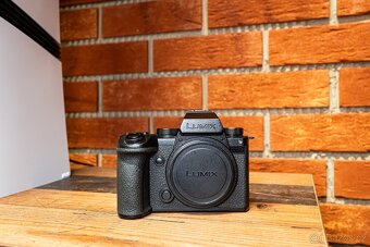 Lumix S5IIX + SmallRig “Black Mamba” - 6