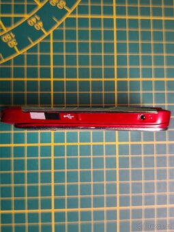 Nokia E66 RED - 6