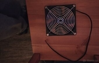 Mám takový ventilátor Revoltec 140.mm - 6