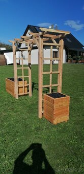 Zahradní pergola rovná s mříží z Modřínu - 6