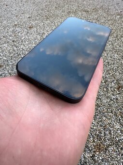 IPhone 14 - baterie 100% - 6