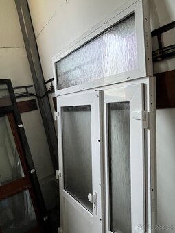 VCHODOVÉ DVOUKŘÍDLÉ PLASTOVÉ DVEŘE 154x212-262 NADSVĚTLÍKY - 6