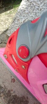 Dětské růžové brusle na led - 6