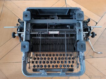 Retro psací stroj zn. ZETA - 6