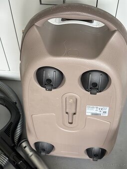 vysavač Rowenta RO7487EA Silence Force Allergy+ - 6