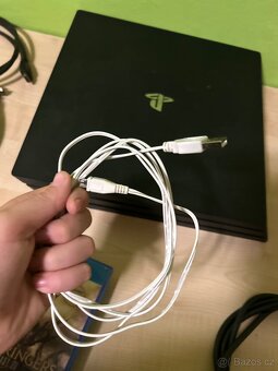 Ps4 pro na prodej cena uvedena v textu - 6