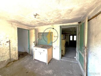 Prodej rodinného domu 4+1 v obci Sekeřice - 6