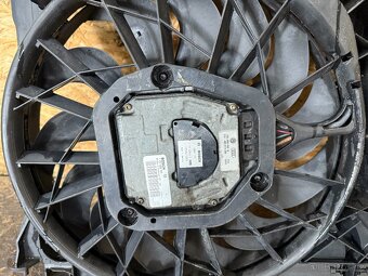 VENTILÁTOR CHLADIČE AUDI A8 D3 4.0 TDI 4E0121205B - 6