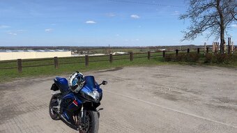 Suzuki GSXR 600 K7 - 6