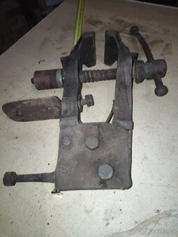 Větší kovářský svěrák - 6