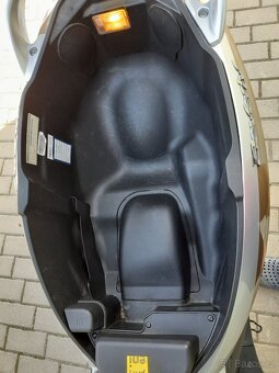 Piaggio Beverly 300 - 6