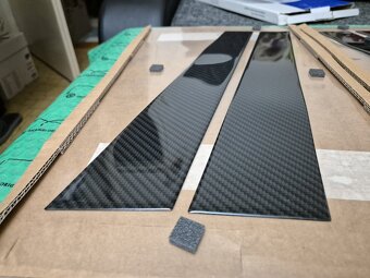dekorační polep B sloupků dveří carbon design VW Golf VI od - 6