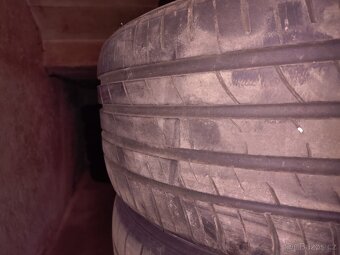 Pneu 235/50 R18 - 6