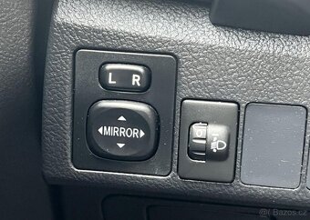 Toyota Auris 1.8i HYBRID AUTOMAT TEMPOMAT automat 73 kw - 6